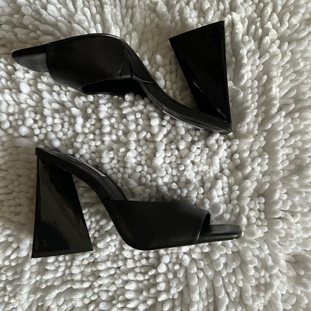 Women’s shoes